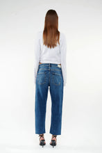 Carica l'immagine nel visualizzatore di Gallery, MIMI cropped denim low rise