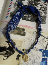 Carica l&#39;immagine nel visualizzatore di Gallery, COLLANA BANDANA - BLUETTE (D)
