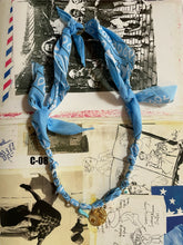 Carica l&#39;immagine nel visualizzatore di Gallery, COLLANA BANDANA - AZZURRE (C)
