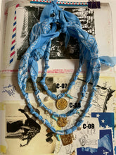 Carica l&#39;immagine nel visualizzatore di Gallery, COLLANA BANDANA - AZZURRE (C)
