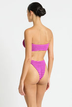 Carica l&#39;immagine nel visualizzatore di Gallery, Bikini Scene - RIGHE FUXIA VIOLA
