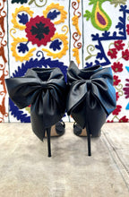 Carica l'immagine nel visualizzatore di Gallery, Sandalo con tacco fiocco
