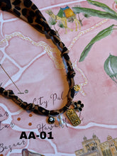 Carica l&#39;immagine nel visualizzatore di Gallery, COLLANA BANDANA - LEOPARDATA (AA)
