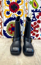 Carica l&#39;immagine nel visualizzatore di Gallery, Stivale in pelle nera
