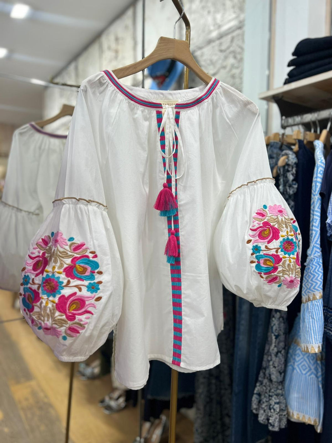 Camicia con ricamo fiori
