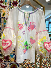 Carica l&#39;immagine nel visualizzatore di Gallery, Camicia con ricamo love

