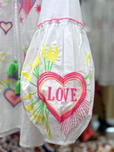 Carica l&#39;immagine nel visualizzatore di Gallery, Camicia con ricamo love
