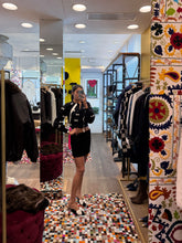 Carica l&#39;immagine nel visualizzatore di Gallery, Cardigan Nero con Fiocchi Applicati
