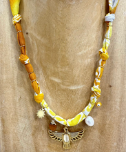 Carica l&#39;immagine nel visualizzatore di Gallery, COLLANA BANDANA - TIE DYE GIALLO (A)
