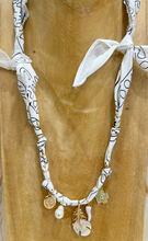Carica l&#39;immagine nel visualizzatore di Gallery, COLLANA BANDANA - BIANCO (B)
