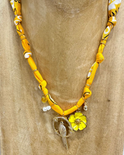 Carica l&#39;immagine nel visualizzatore di Gallery, COLLANA BANDANA - GIALLO SOLE (H)
