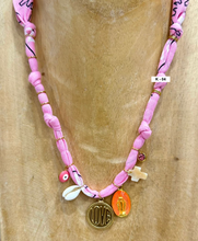 Carica l'immagine nel visualizzatore di Gallery, COLLANA BANDANA - MIX VARI COLORI (K)
