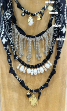 Carica l'immagine nel visualizzatore di Gallery, COLLANA BANDANA - NERO (L)
