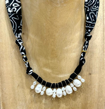 Carica l'immagine nel visualizzatore di Gallery, COLLANA BANDANA - NERO (L)
