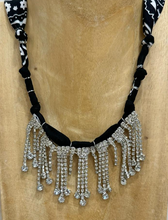 Carica l'immagine nel visualizzatore di Gallery, COLLANA BANDANA - NERO (L)
