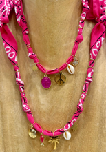 Carica l&#39;immagine nel visualizzatore di Gallery, COLLANA BANDANA - FUXIA (M)
