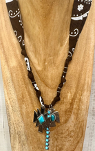 Carica l&#39;immagine nel visualizzatore di Gallery, COLLANA BANDANA - MARRONE (M)
