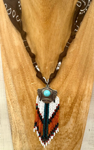 Carica l&#39;immagine nel visualizzatore di Gallery, COLLANA BANDANA - MARRONE (M)
