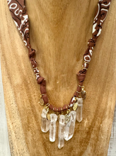 Carica l&#39;immagine nel visualizzatore di Gallery, COLLANA BANDANA - MARRONE CHIARO (N)

