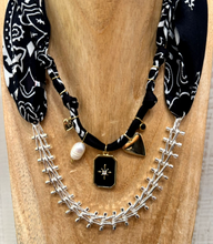 Carica l'immagine nel visualizzatore di Gallery, COLLANA BANDANA - NERO (T)
