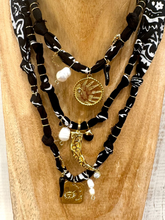 Carica l'immagine nel visualizzatore di Gallery, COLLANA BANDANA - NERO (T)
