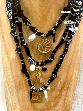 Carica l'immagine nel visualizzatore di Gallery, COLLANA BANDANA - NERO (T)
