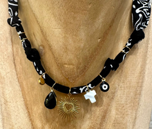 Carica l'immagine nel visualizzatore di Gallery, COLLANA BANDANA - NERO (T)
