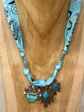 Carica l&#39;immagine nel visualizzatore di Gallery, COLLANA BANDANA - TURCHESE (U)
