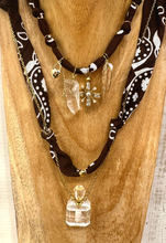 Carica l&#39;immagine nel visualizzatore di Gallery, COLLANA BANDANA - MARRONE (M)
