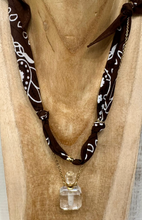 Carica l&#39;immagine nel visualizzatore di Gallery, COLLANA BANDANA - MARRONE (M)
