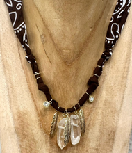 Carica l&#39;immagine nel visualizzatore di Gallery, COLLANA BANDANA - MARRONE (M)
