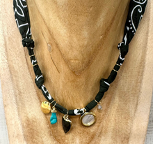 Carica l&#39;immagine nel visualizzatore di Gallery, COLLANA BANDANA - VERDE MILITARE (V)
