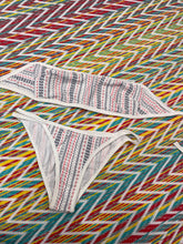 Carica l&#39;immagine nel visualizzatore di Gallery, 131 - Bikini Janne Ibiza - stampa base bianca
